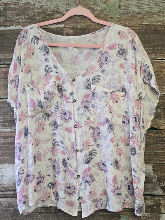 Maurices Tops - Maurices Women's Floral Button-Front Scoop Neck Top - Pink/White, Size 2X